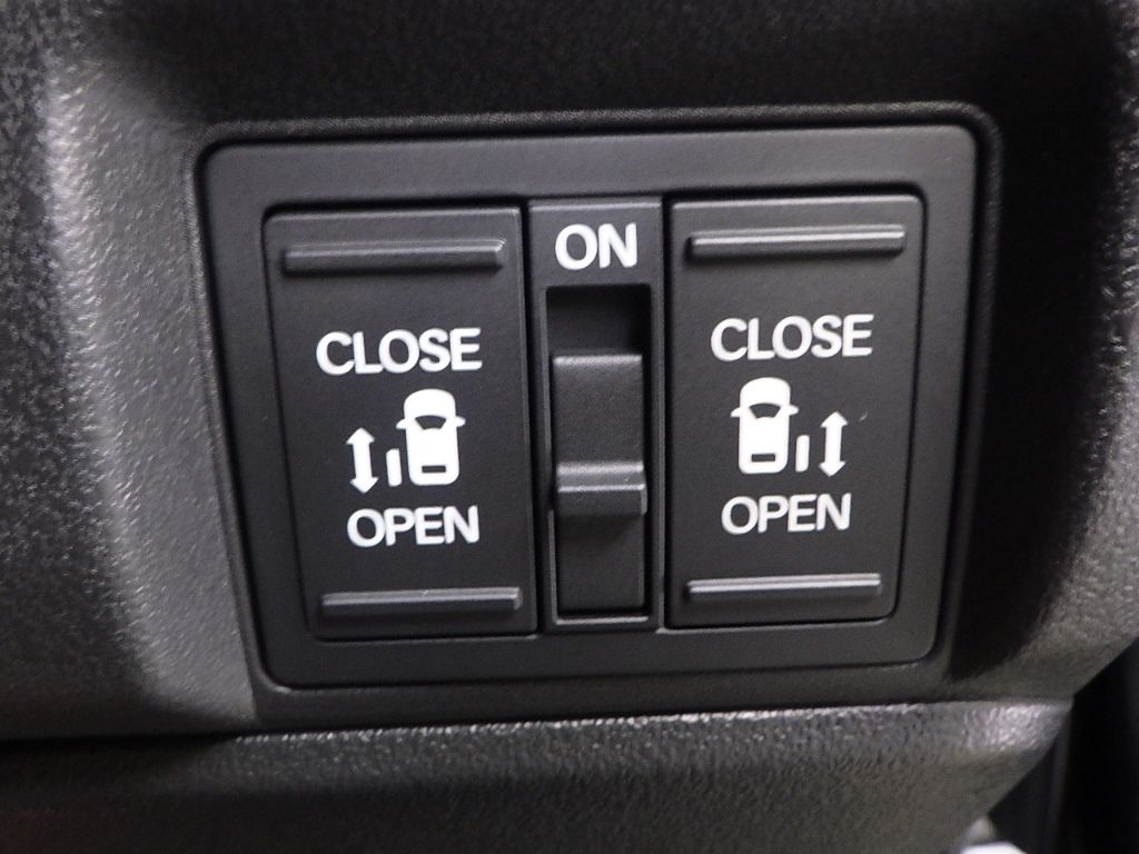 2025 Honda N-BOX カスタム auction photo 8