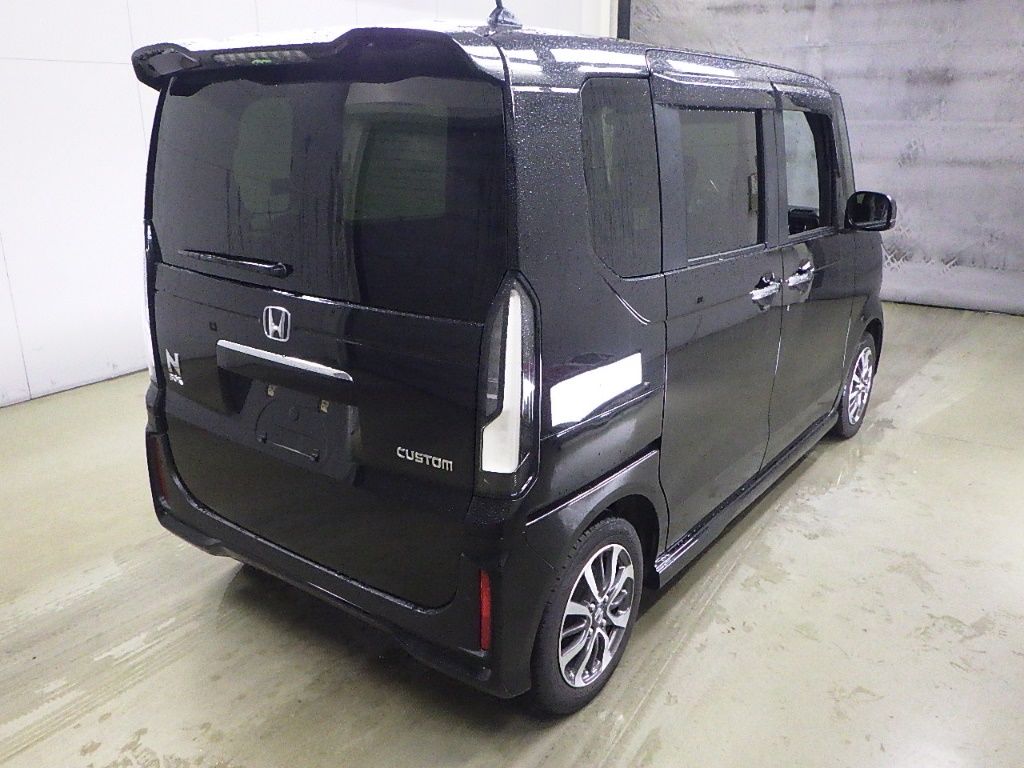 2025 Honda N-BOX カスタム auction photo 2