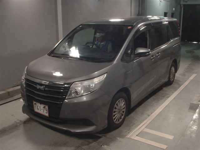 2015 Toyota Noah X ディライトプラス auction photo 4