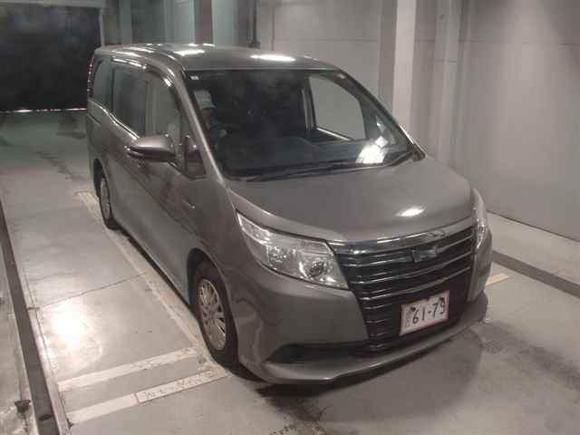 2015 Toyota Noah X ディライトプラス Japan auction vehicle