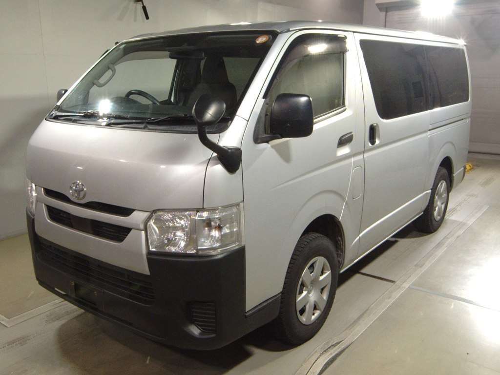 2021 Toyota Hiace Long DX 4WD Japan auction vehicle