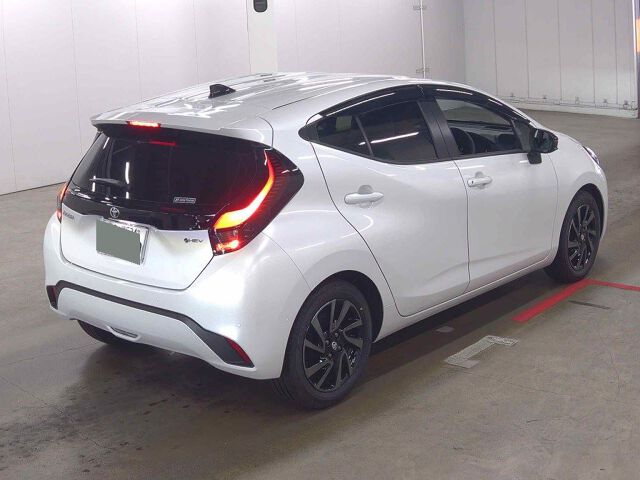 2026 Toyota Aqua Z auction photo 5