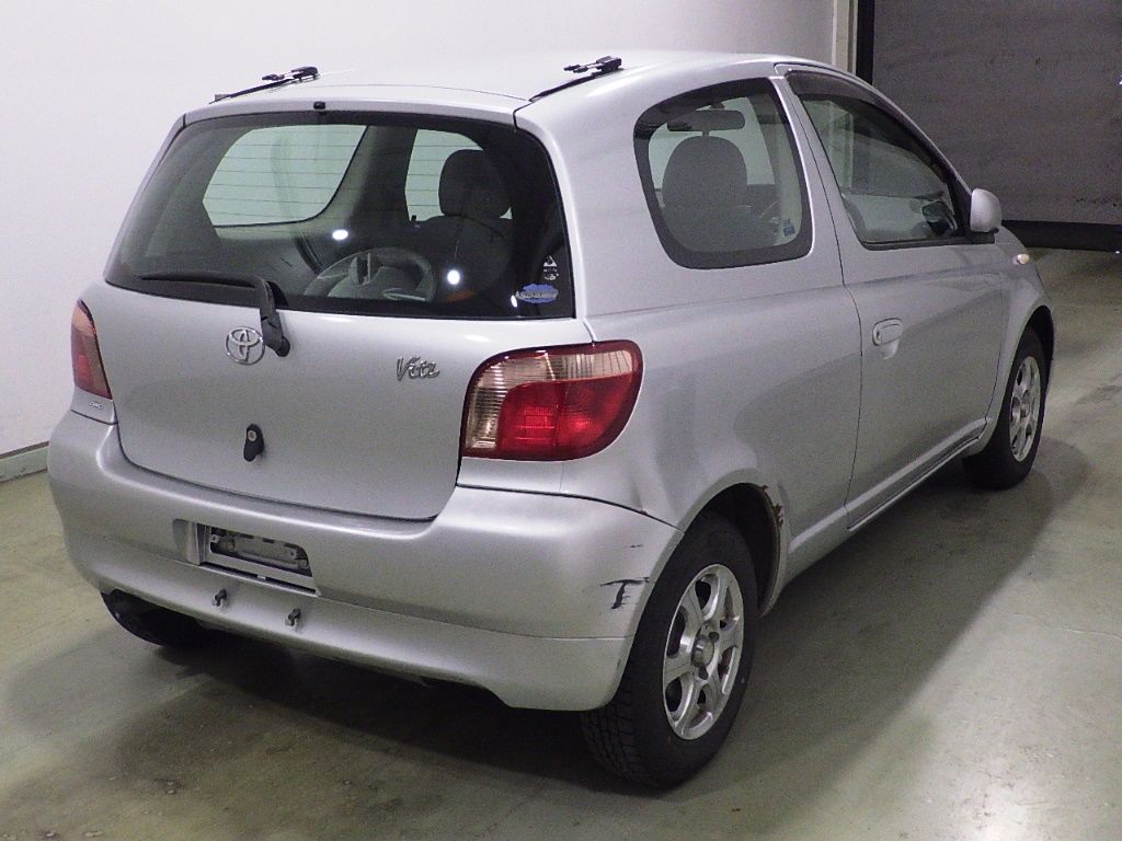2001 Toyota ヴィッツ 3HB 4WD F D Package 10 Million Selection auction photo 2