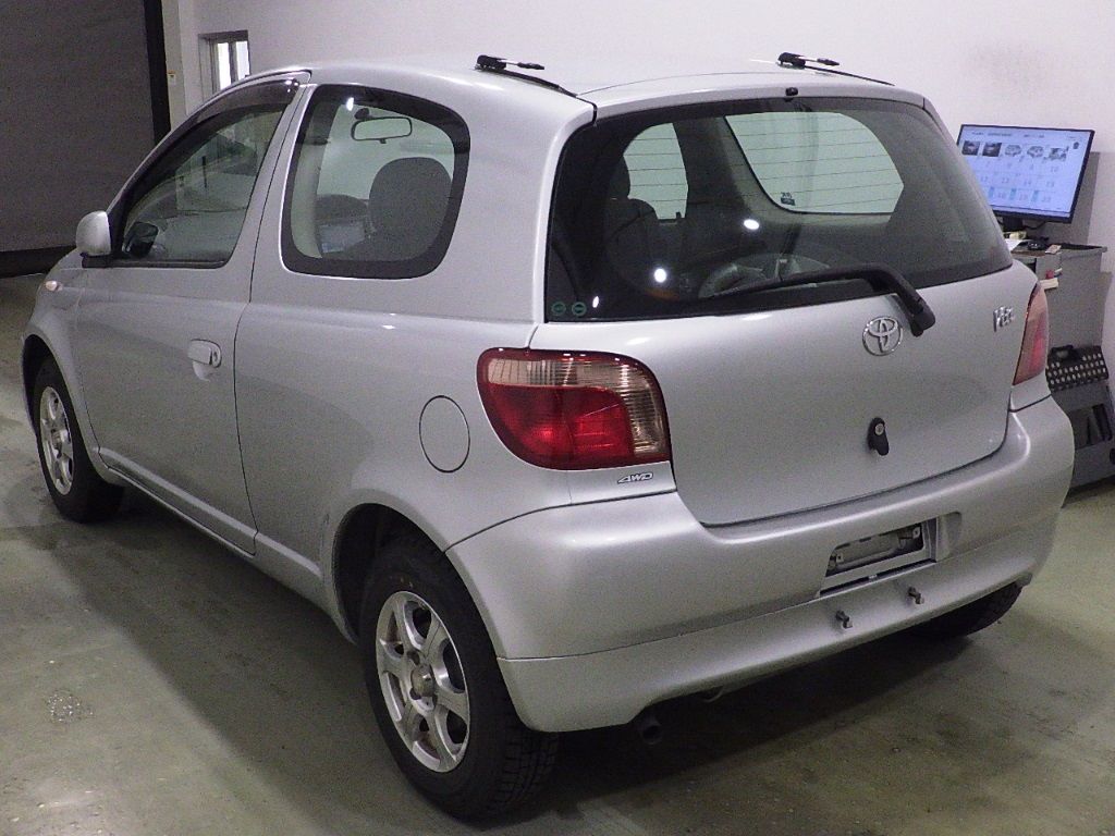 2001 Toyota ヴィッツ 3HB 4WD F D Package 10 Million Selection auction photo 5