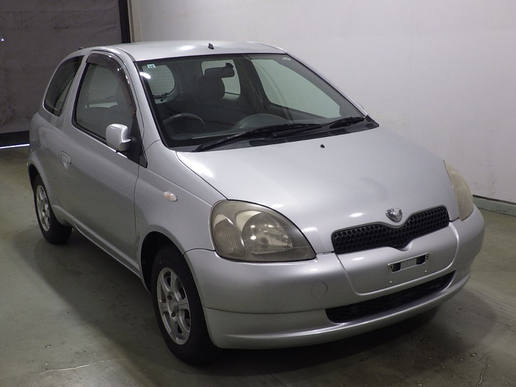 Japan Auction Vehicles 7 2001 Toyota ヴィッツ 3HB 4WD F D Package 10 Million Selection auction photo