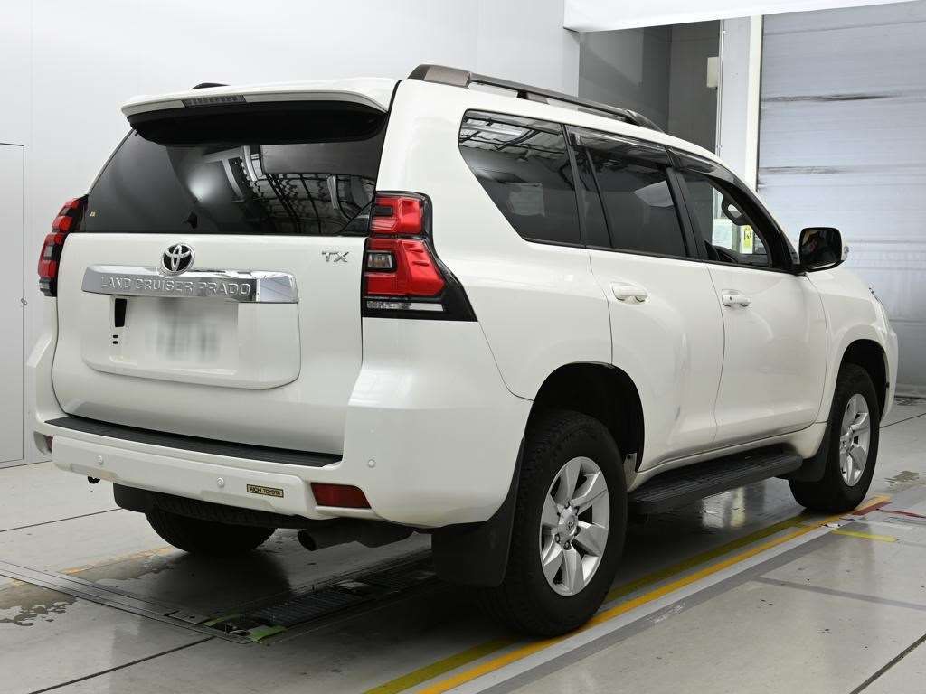 2022 Toyota Land Cruiser Prado TX 4WD auction photo 2