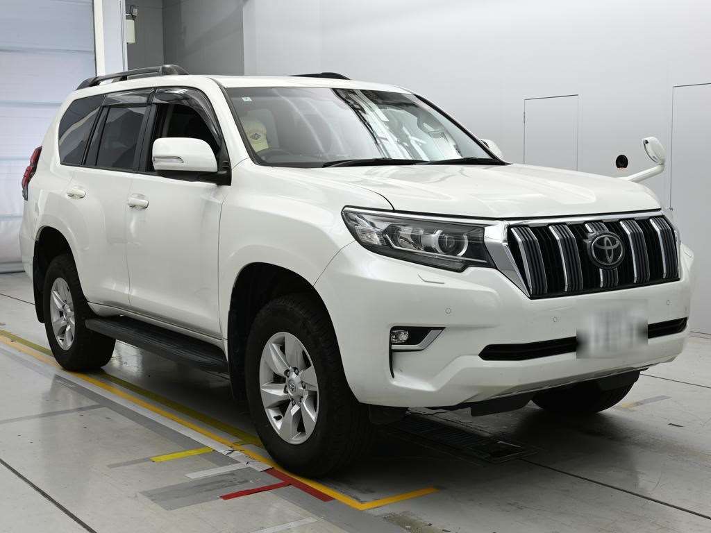 2022 Toyota Land Cruiser Prado TX 4WD auction photo 5