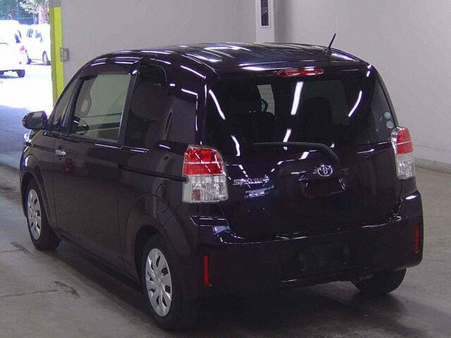 2015 Toyota Spade G auction photo 2