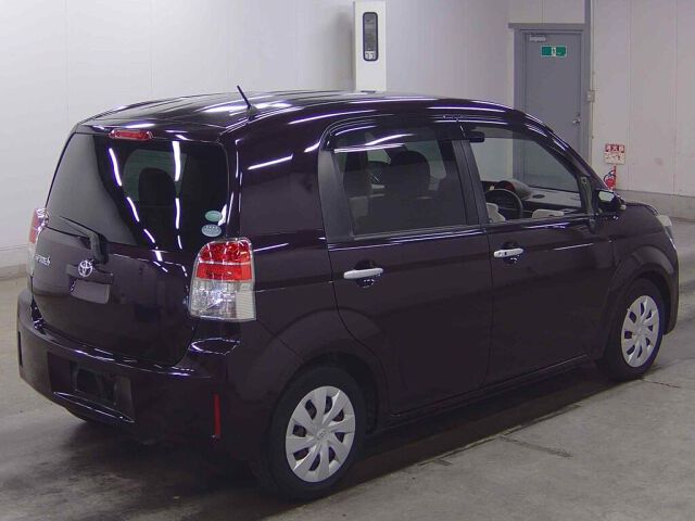 2015 Toyota Spade G auction photo 5