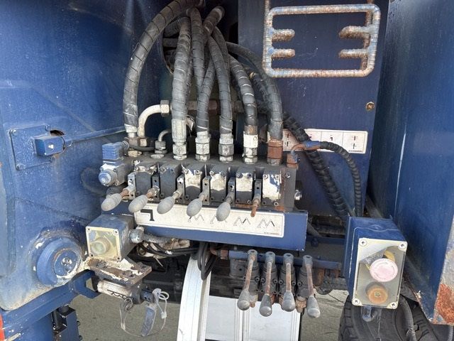 2015 Hino Ranger Concrete Work Pumps auction photo 17