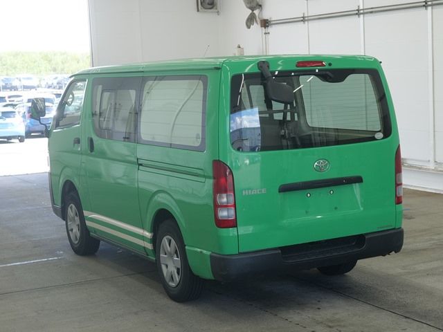 2015 Toyota Hiace バン.4WD DX ロング auction photo 2