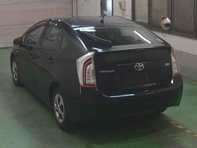 2015 Toyota Prius S auction photo 2