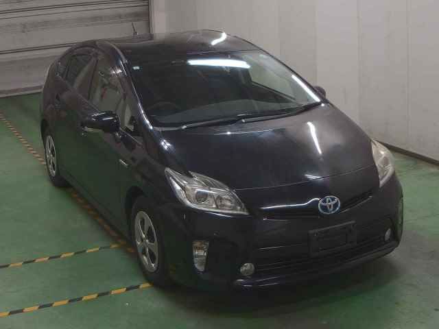 2015 Toyota Prius S Japan auction vehicle