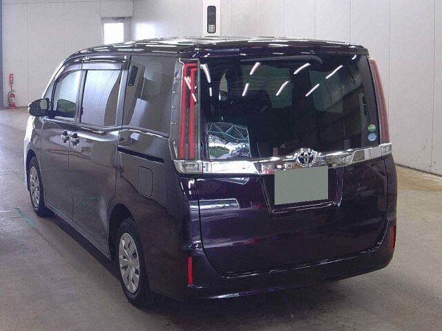 2018 Toyota Noah X auction photo 2