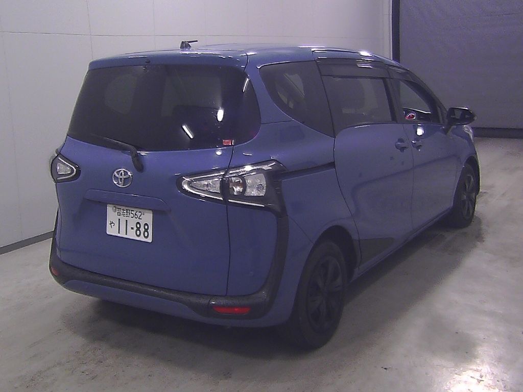 2022 Toyota Sienta GセーフティエディションII 7人 auction photo 2