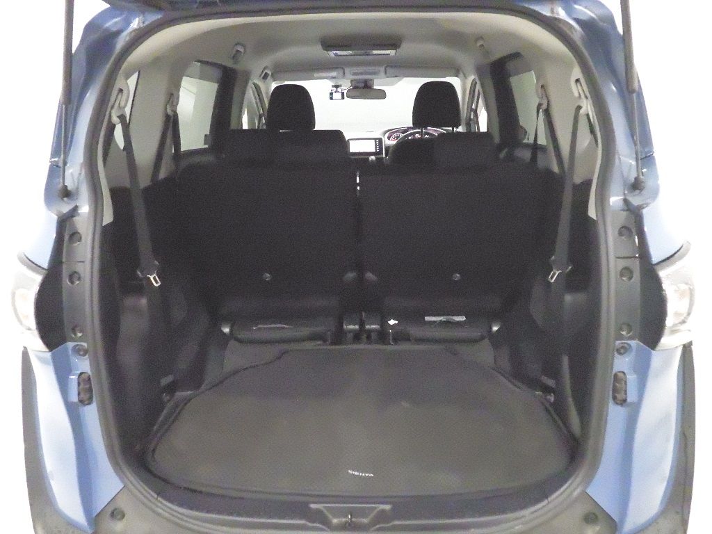 2022 Toyota Sienta GセーフティエディションII 7人 auction photo 8