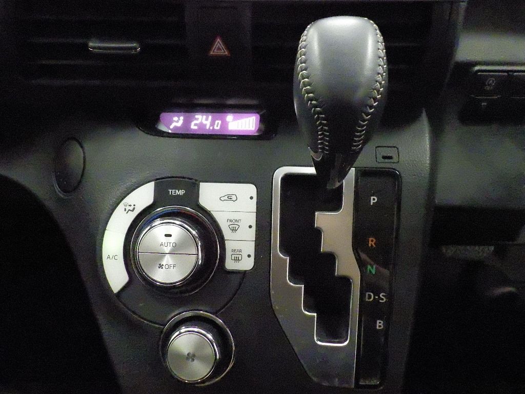 2022 Toyota Sienta GセーフティエディションII 7人 auction photo 11