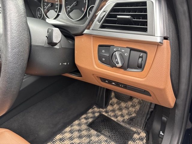 2017 BMW 3 Series 320D Luxury auction photo 6