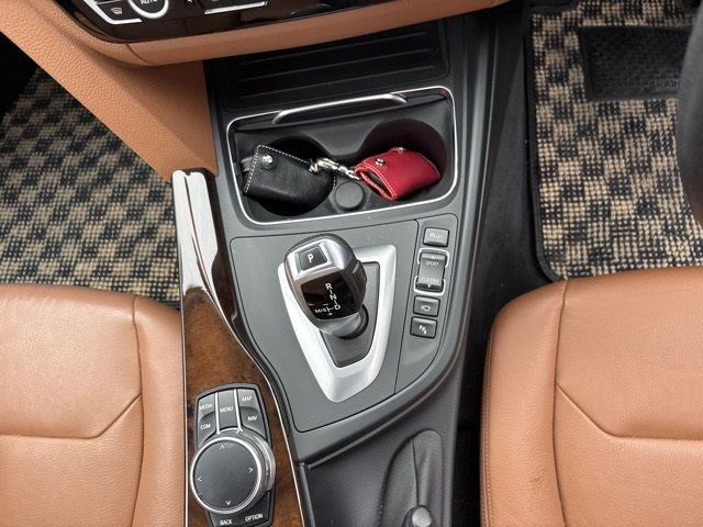 2017 BMW 3 Series 320D Luxury auction photo 5