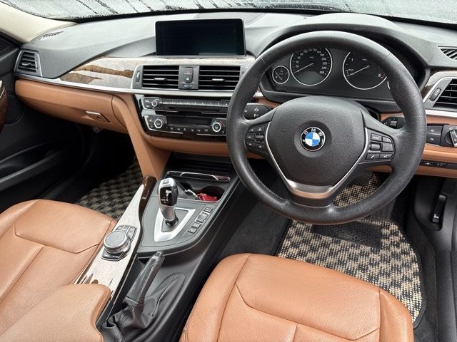 2017 BMW 3 Series 320D Luxury auction photo 4