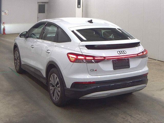 2023 Audi Q4スポーツバックeトロン 40アドバンスド auction photo 2