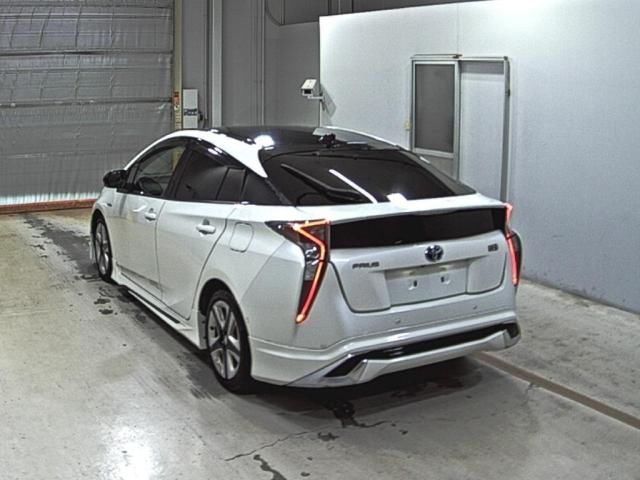 2018 Toyota Prius Sセーフティプラス ツートーン モデリスタエアロ auction photo 2
