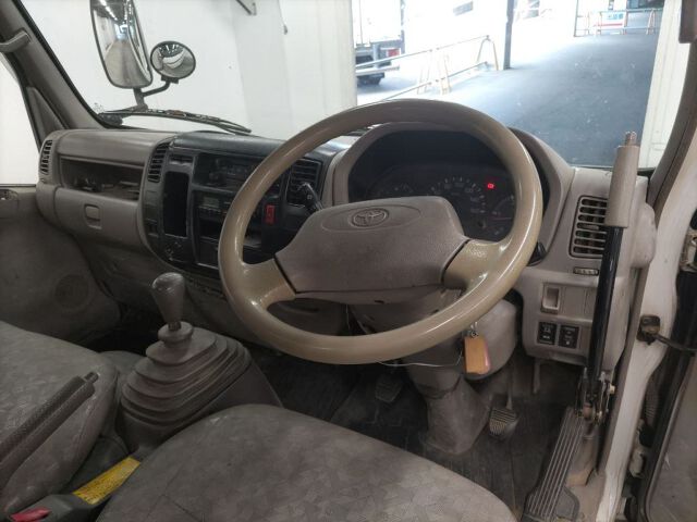 2001 Toyota Dyna ダンプ auction photo 3