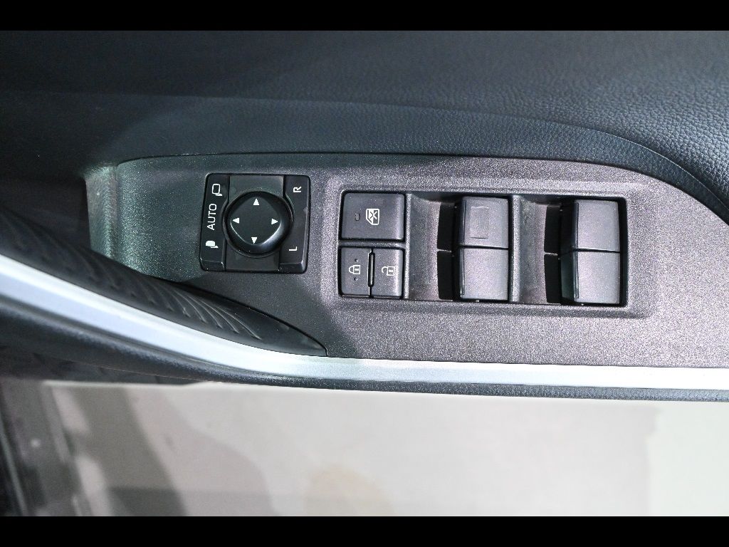 2019 Toyota RAV4 4WD アドベンチャー auction photo 12