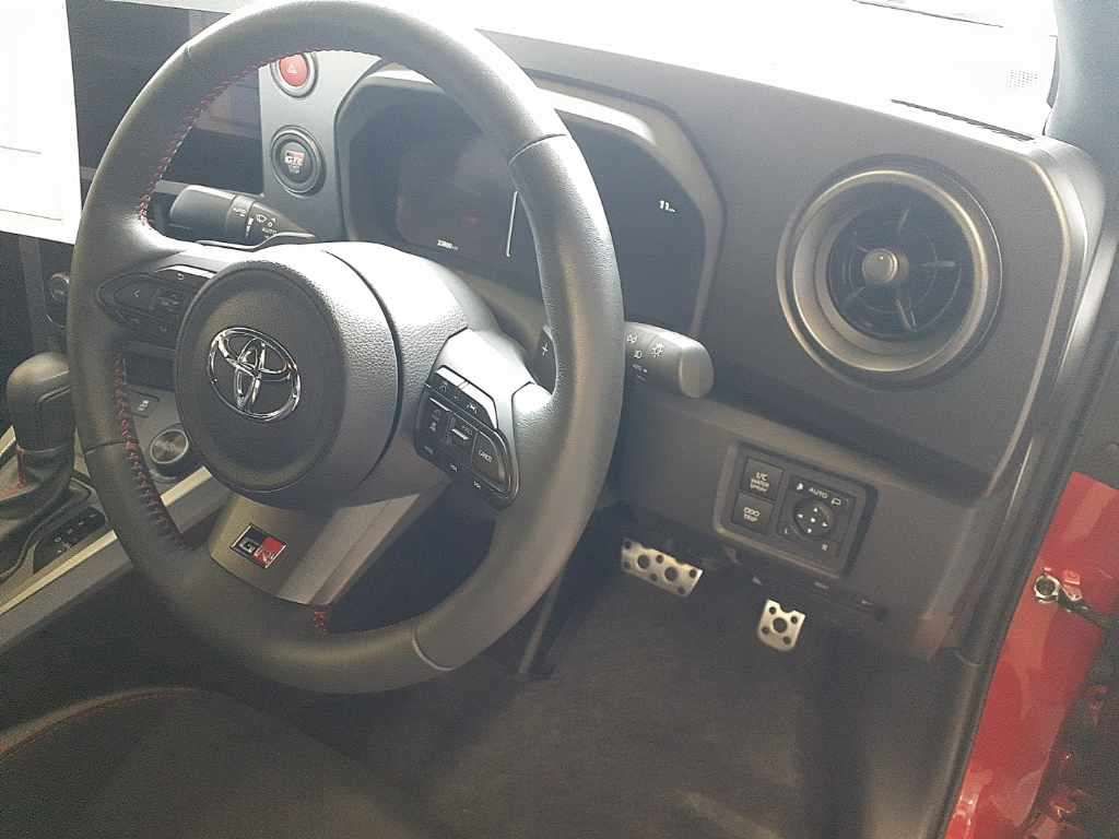 2025 Toyota GR Yaris RZ ハイパフォーマンス 4WD auction photo 9