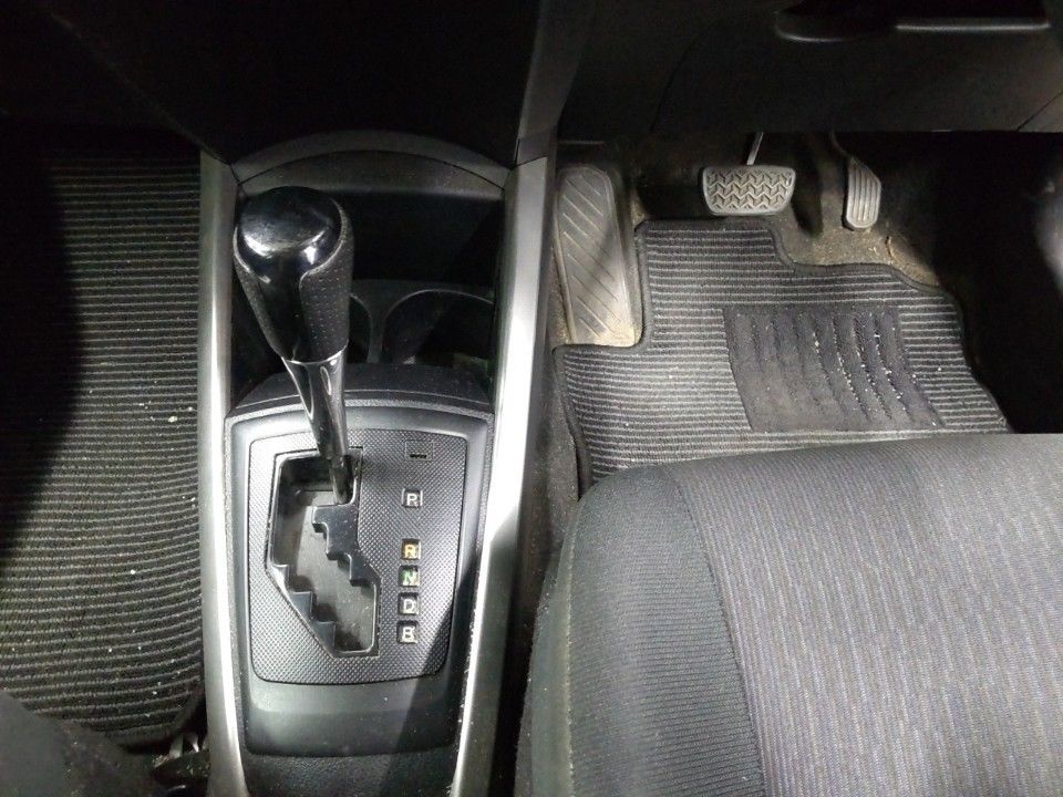 2019 Toyota Corolla Fielder auction photo 12