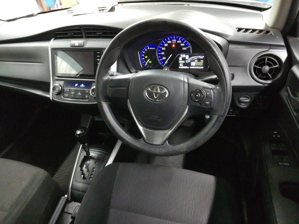 2019 Toyota Corolla Fielder auction photo 3
