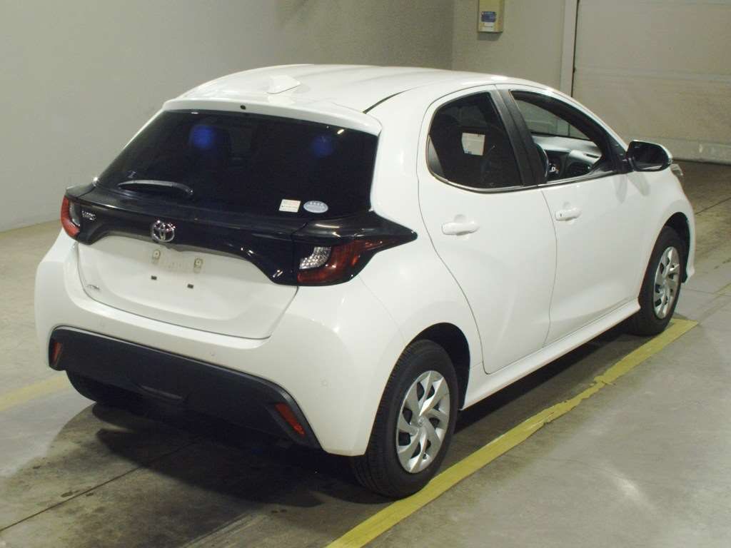 2021 Toyota Yaris G 4WD auction photo 2