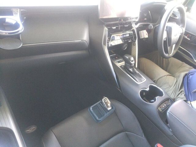 2025 Toyota Harrier ZレザPナイトシェード auction photo 3