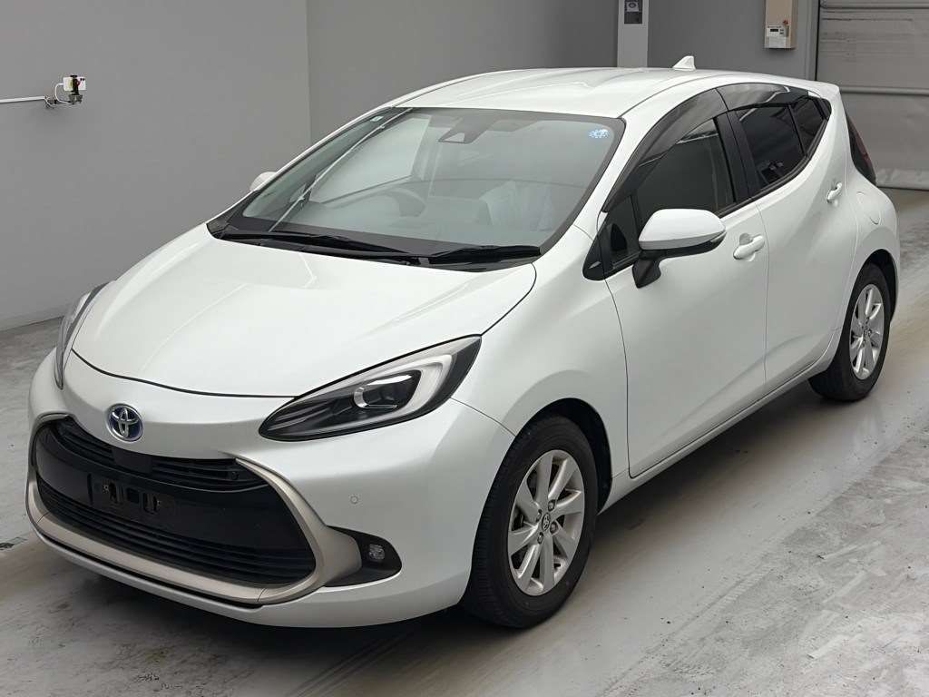 2022 Toyota Aqua Z Japan auction vehicle