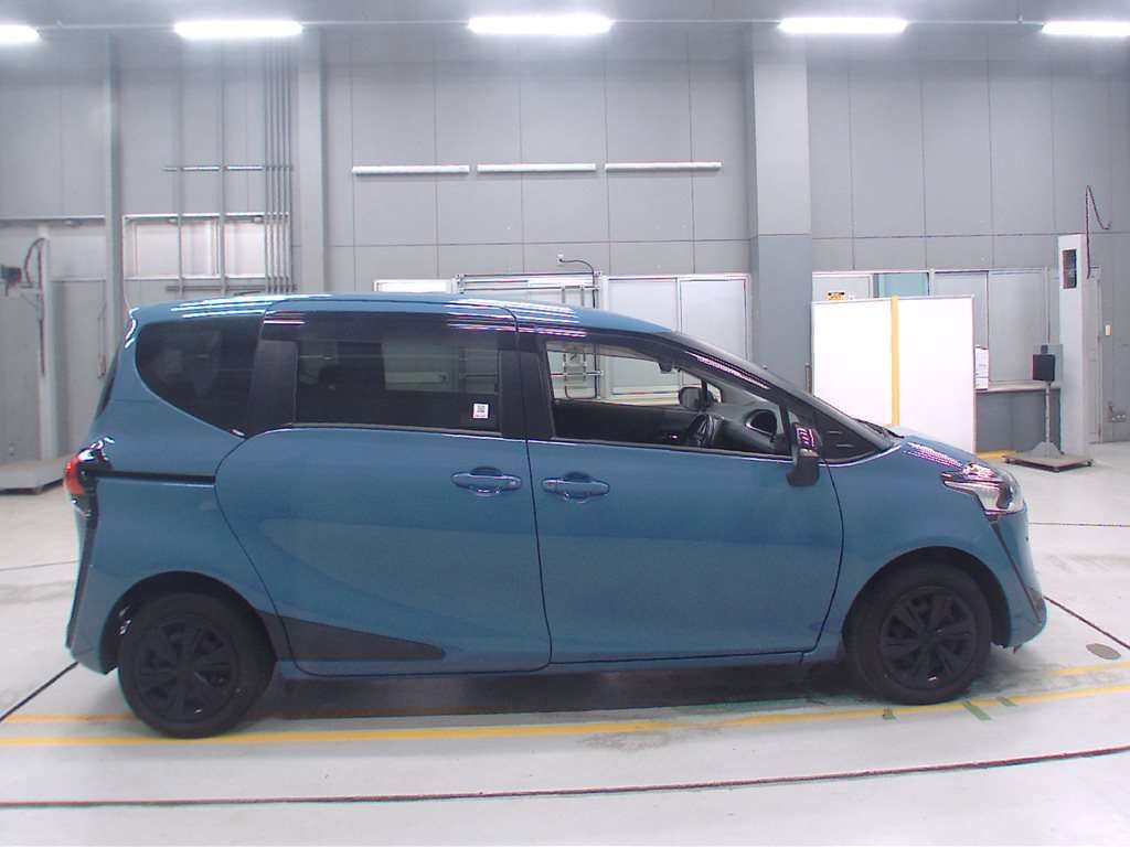 2021 Toyota Sienta Hybrid G ​​Safety ED2 auction photo 3