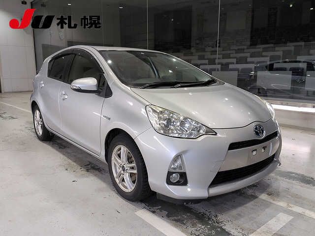 2014 Toyota Aqua S auction photo 8
