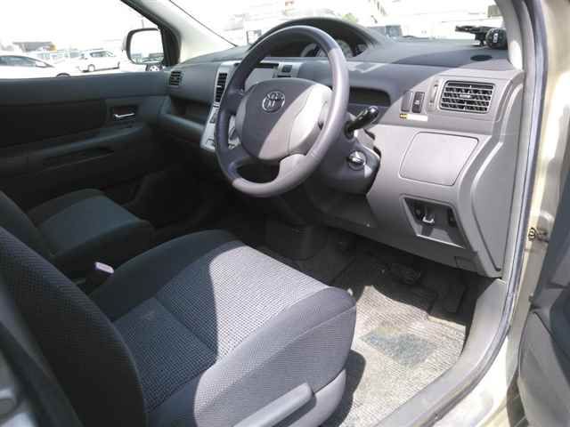 2003 Toyota Raum S Package auction photo 3