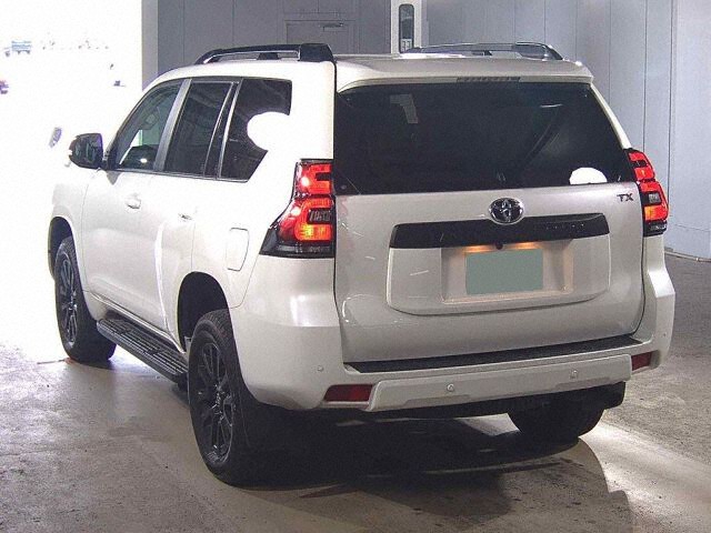 2022 Toyota Land Cruiser Prado TX L-P Matte Bra E 4WD auction photo 2