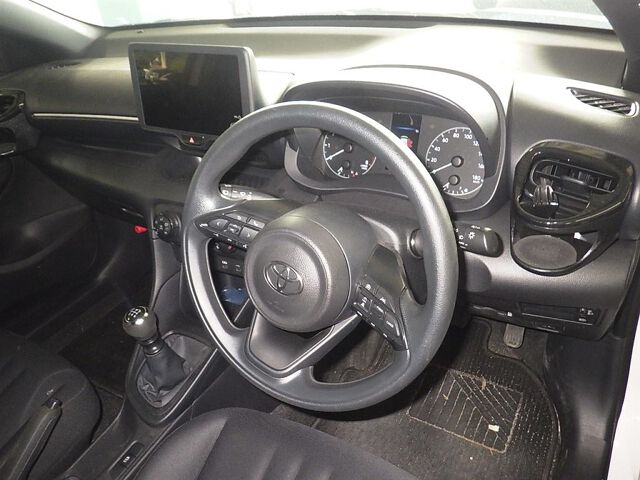 2024 Toyota Yaris X auction photo 3