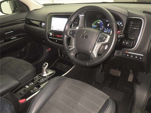 2019 Mitsubishi Outlander 4WD PHEV G Plus Package auction photo 3