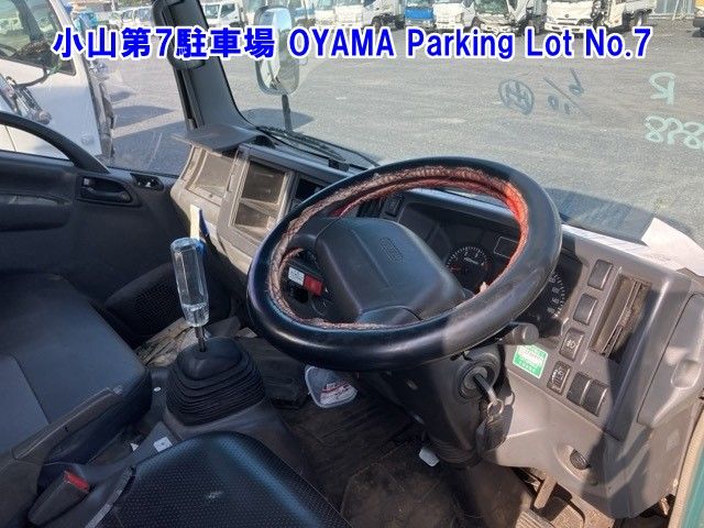2010 Isuzu Elf シャーシ auction photo 4