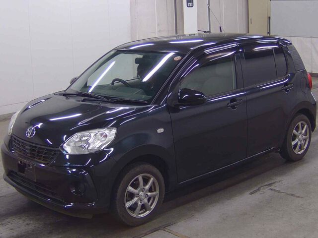2016 Toyota Passo X auction photo 4