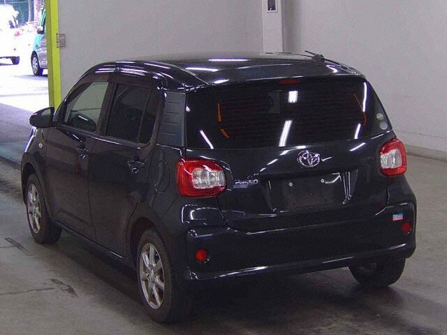 2016 Toyota Passo X auction photo 2