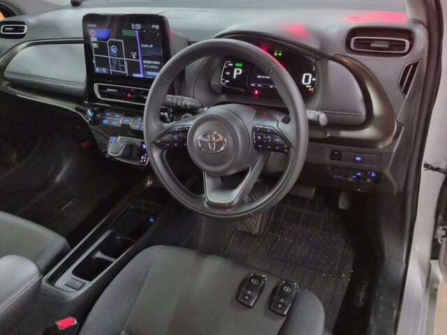 2024 Toyota Aqua Z auction photo 3