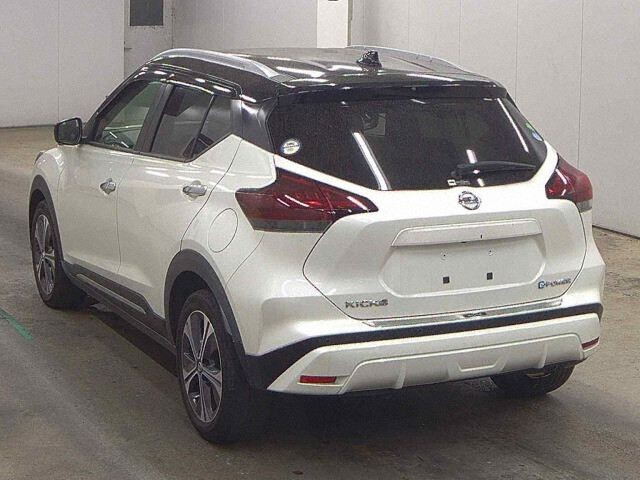 2022 Nissan Kicks X Two-Tone Interior Edition auction photo 2