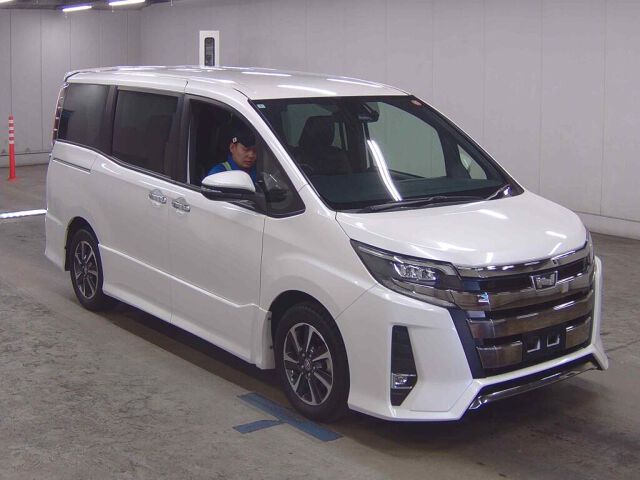 2018 Toyota Noah SI WXB Japan auction vehicle