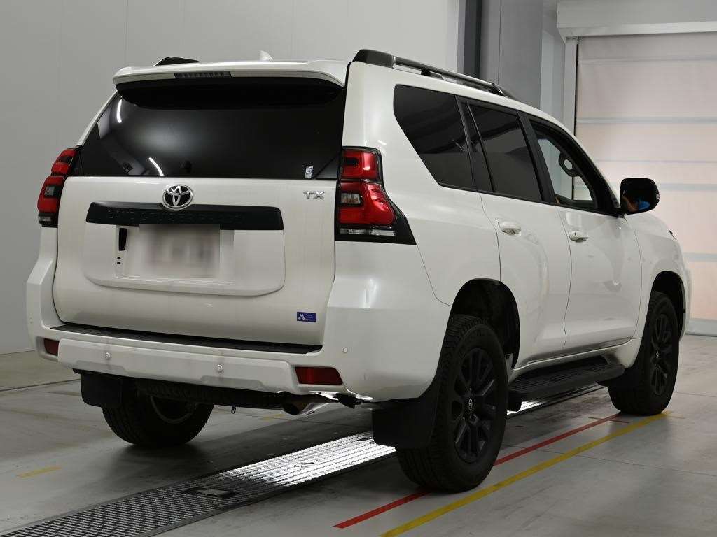 2023 Toyota Land Cruiser Prado TXL Package Matte Bra 4WD auction photo 2