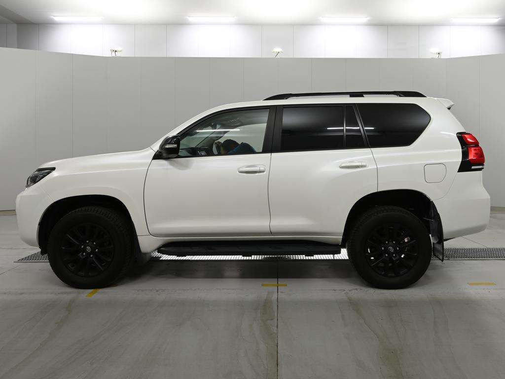 2023 Toyota Land Cruiser Prado TXL Package Matte Bra 4WD auction photo 4