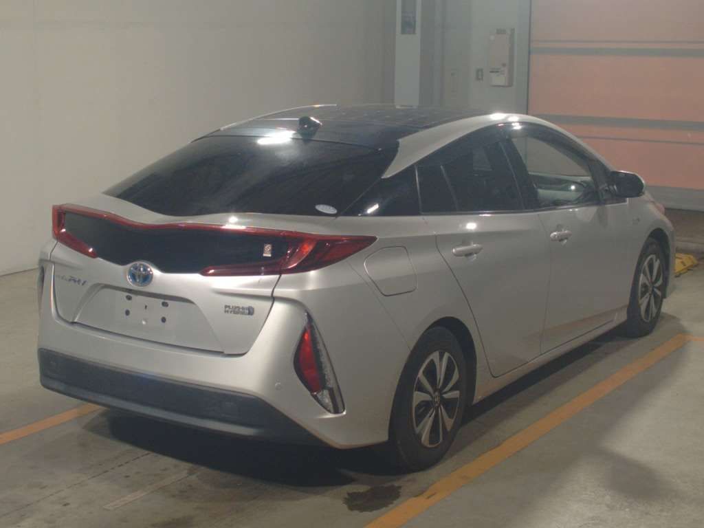 2017 Toyota Prius PHEV auction photo 2