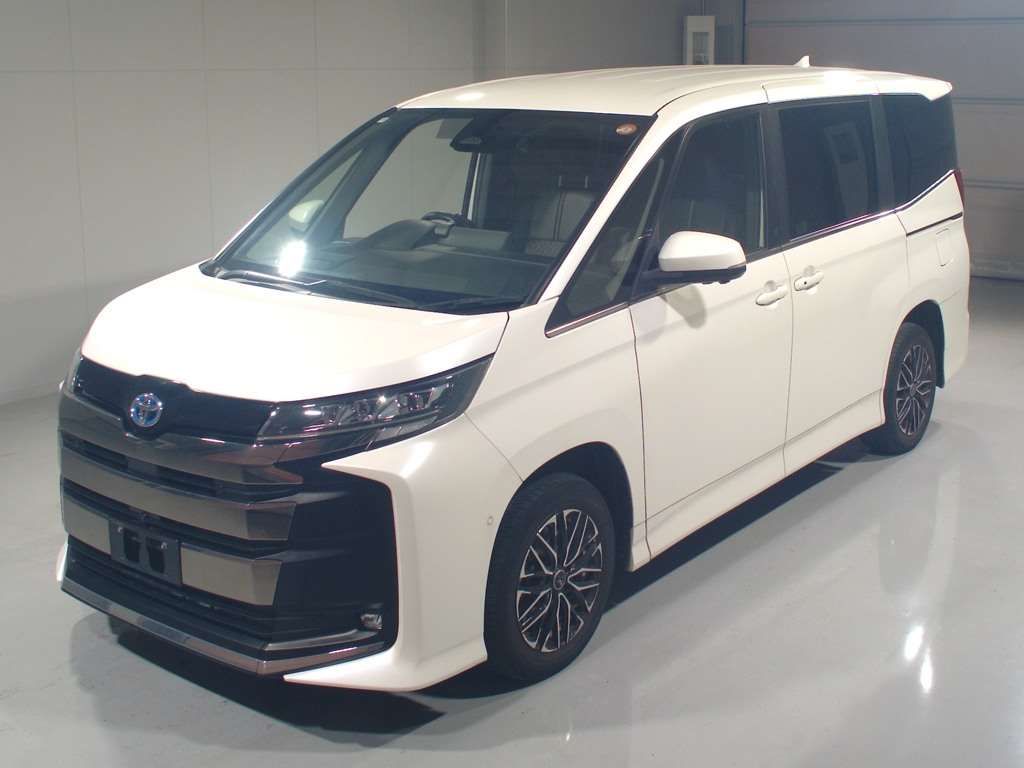 Japan Auction Vehicles 4 2022 Toyota Noah ハイブリッドS-Z 4WD auction photo